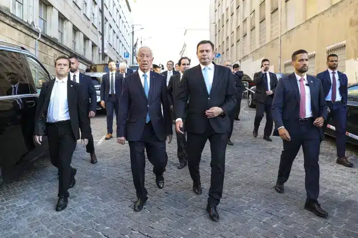 Stepping out abroad together for the first time, President Marcelo and PM Luís Montenegro. Image: Paulo Novais/ Lusa