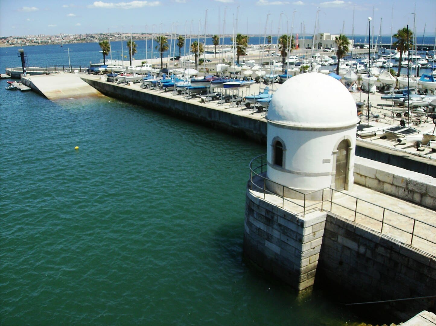 Cascais Tide Gauge, located close to the marina. Image: Wikipedia