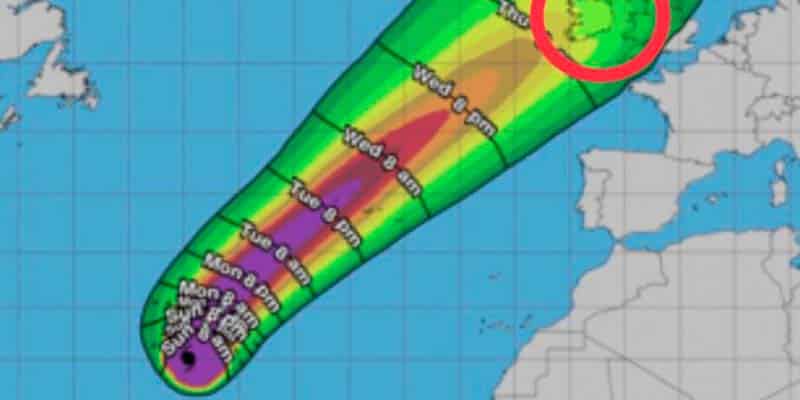 Hurricane Lorenzo closes in on Azores en-route for Portugal mainland