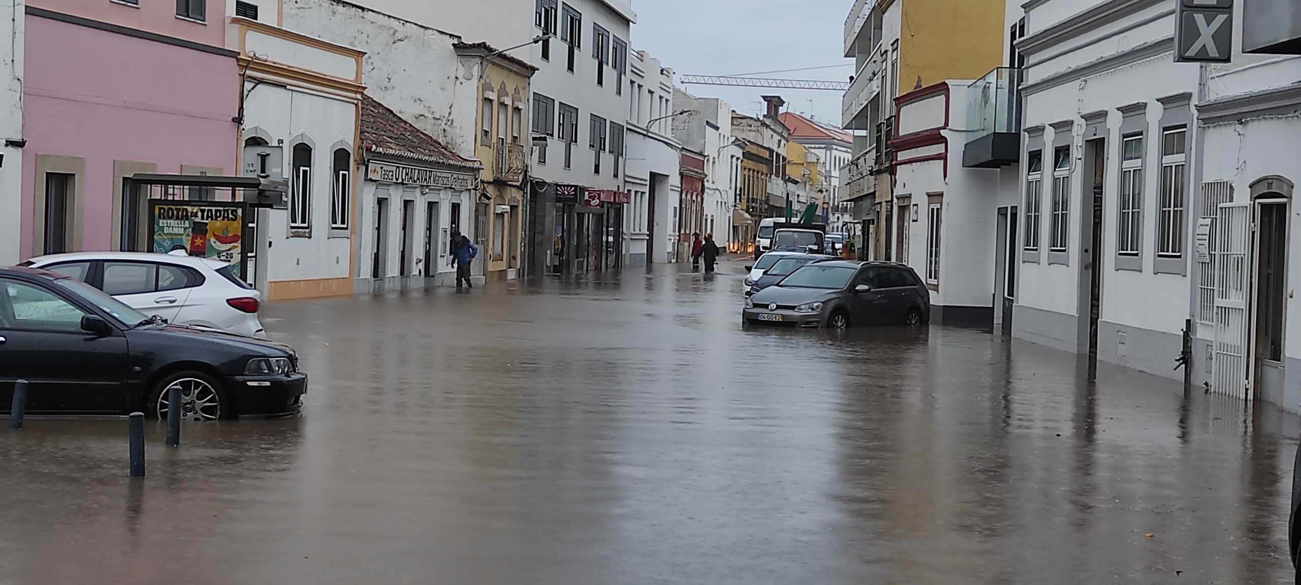 Faro downtown and airport flooded due to heavy rain|Faro downtown and airport flooded due to heavy rain
