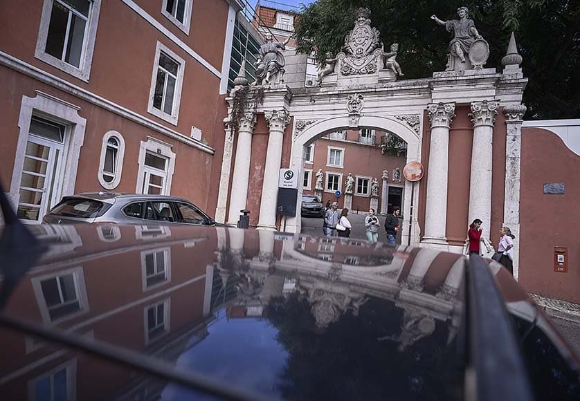 Hospital São José is latest to see a head of department shown the door. Image: Rui Gaudencio/ Lusa