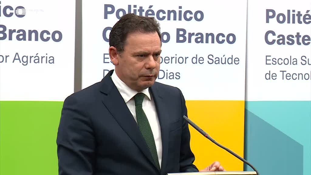 PM says there is a lot more going on in Portugal right now than the problems at INEM - and he means to give the country "hope and a future". Image: Lusa