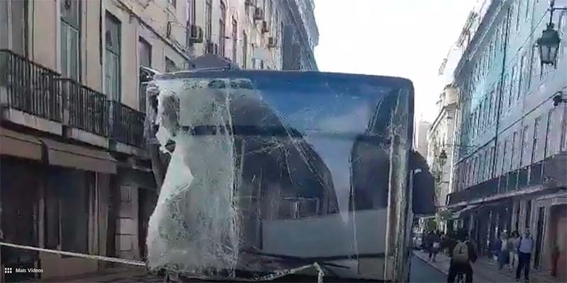 Five injured in bus crash in central Lisbon