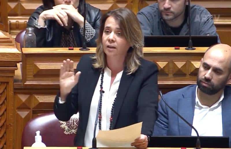 Catarina Martins in parliament