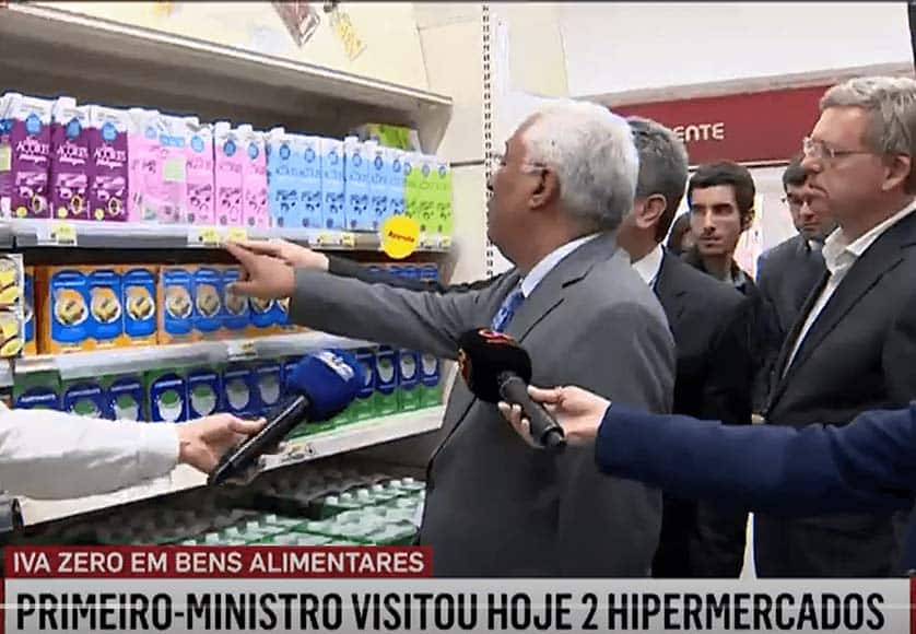 António Costa in supermarket
