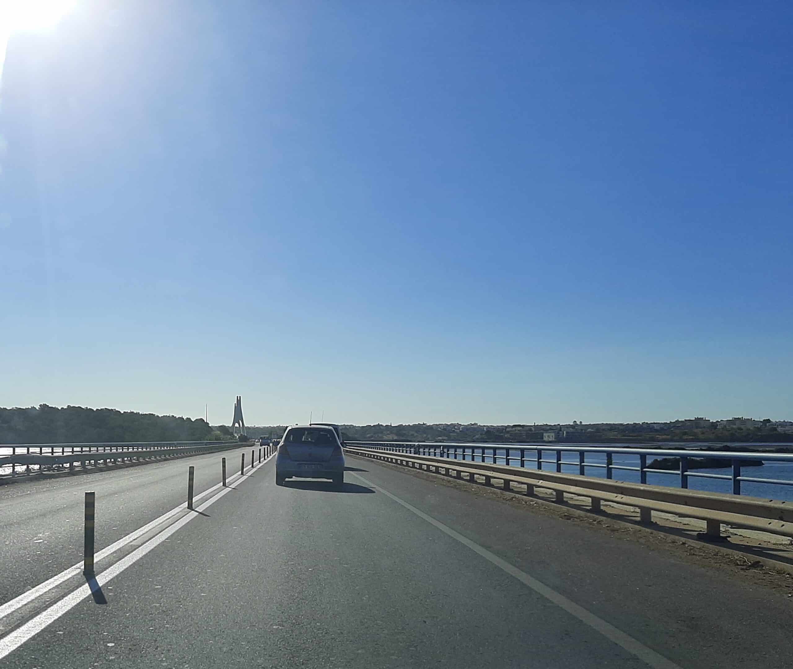 Bollards installed along EN125 stretch near Arade Bridge