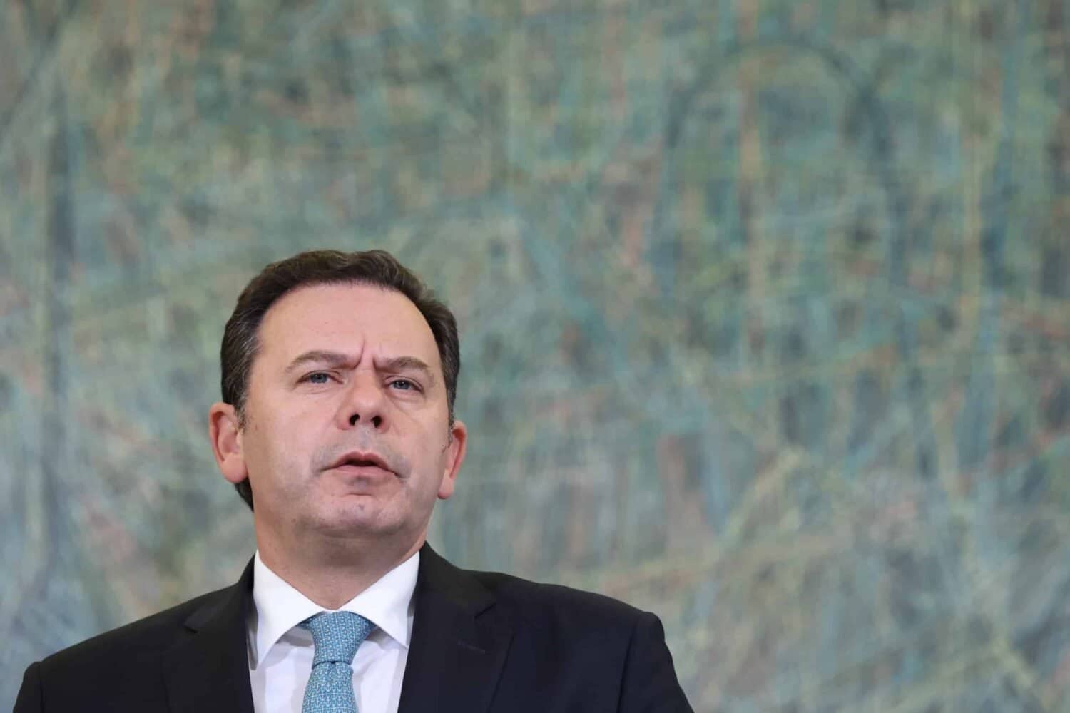 Primeiro-ministro Luís Montenegro faz declaração ao pais|New airport, new future