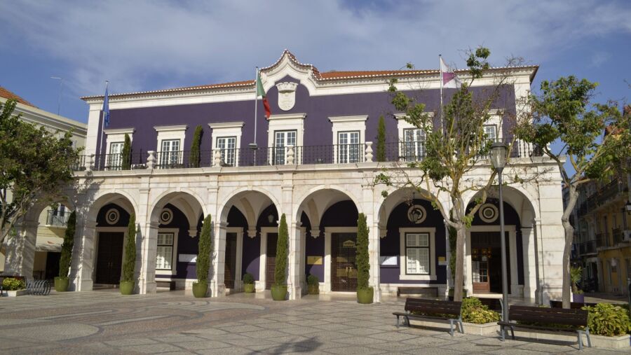 The façade of Setúbal town hall