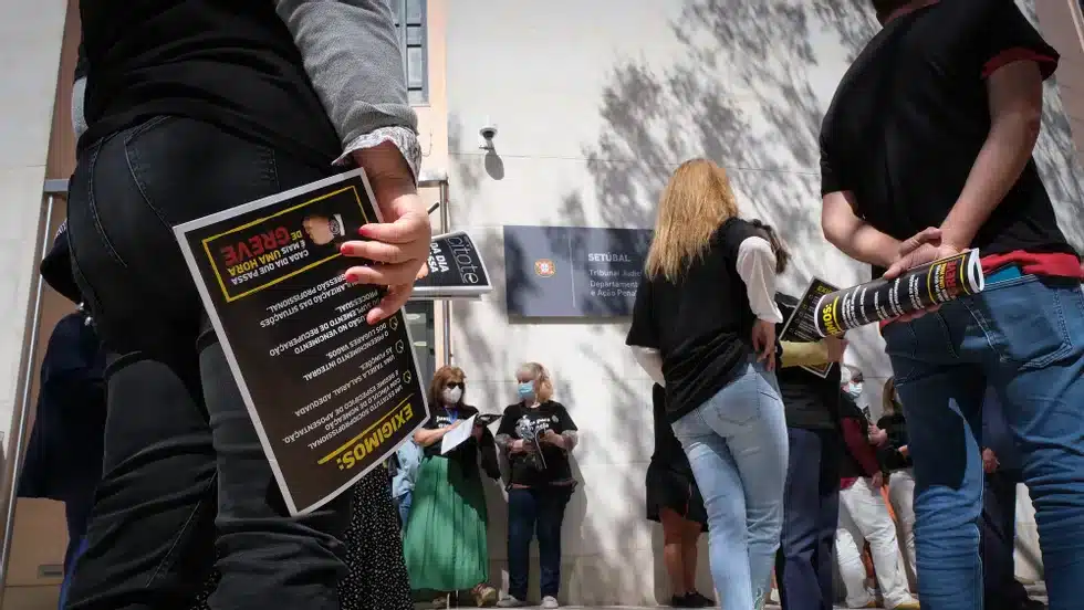 Court staff call month-long strike from February 15