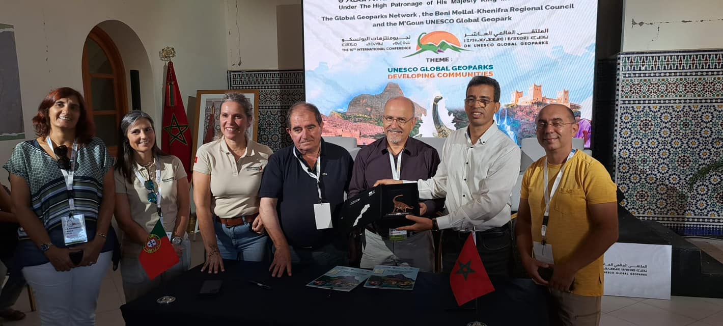 Photo of the Algarve mayors, uploaded onto Facebook today: Vítor Aleixo in the centre, to the left Albufeira mayor Carlos Rolo, and to his left Silves' Rosa Palma. Photo: Facebook