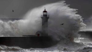 Aline causes widespread flooding and incidents, but no victims this far