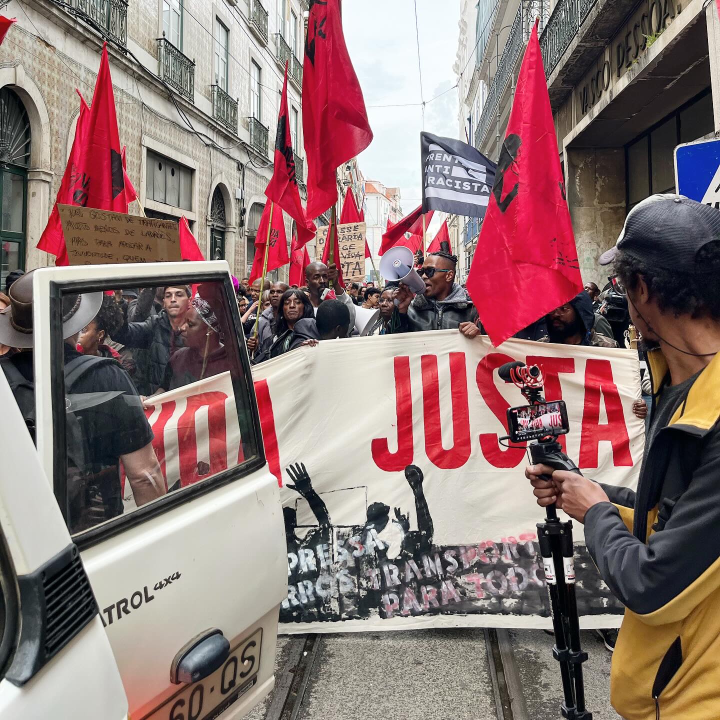 Hundreds take to streets of Lisbon demanding ‘decent living conditions’|Hundreds take to streets of Lisbon demanding ‘decent living conditions’|Hundreds take to streets of Lisbon demanding ‘decent living conditions’