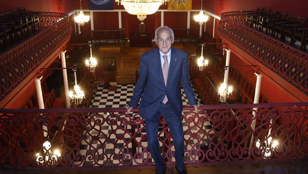 In interview with Lusa, the grand master of Portugal's freemasons' organisation lamented elected representatives failure to truly represent the well-being of citizens. Image: António Pedro Santos/ Lusa