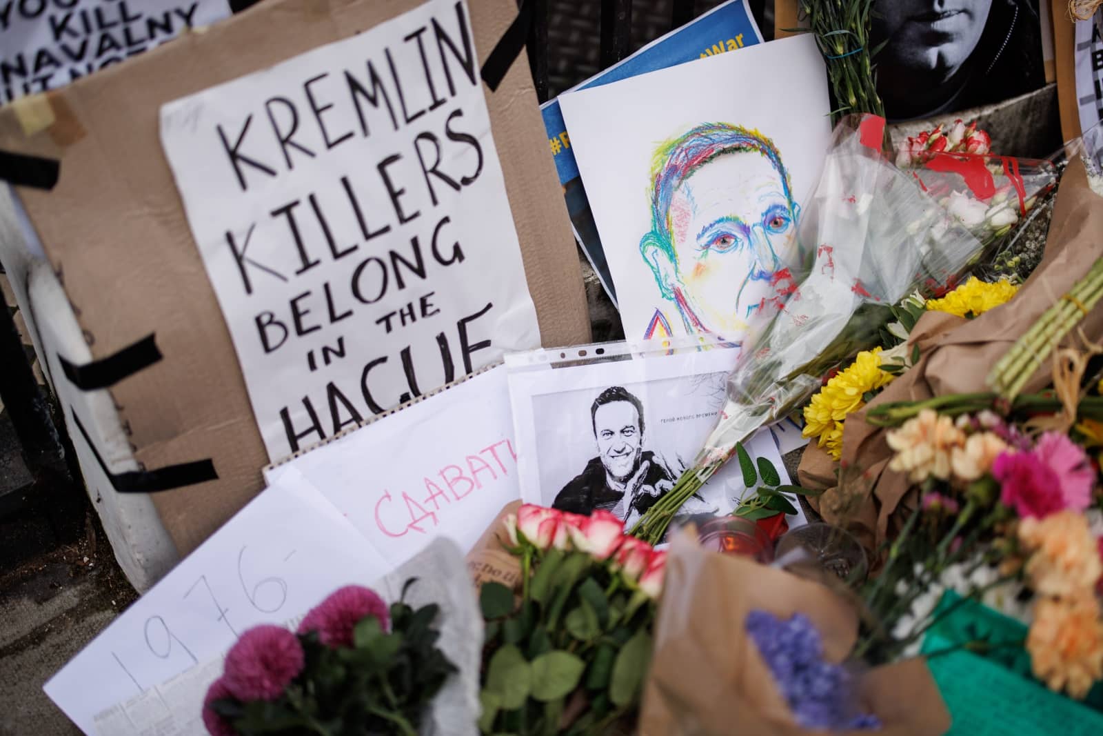 Protests outside the Russian embassy in Lisbon have become a regular feature since the start of the full-scale invasion of Ukraine. Image: Rui Minderico/ Lusa|Medical diagnostic technicians start two-day strike