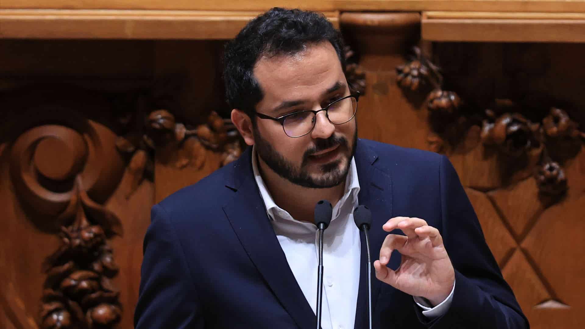 Paulo Muacho of LIVRE claims to have heard 'mooing' sounds coming from CHEGA benches when female opposition MPs get to their feet to take part in debates