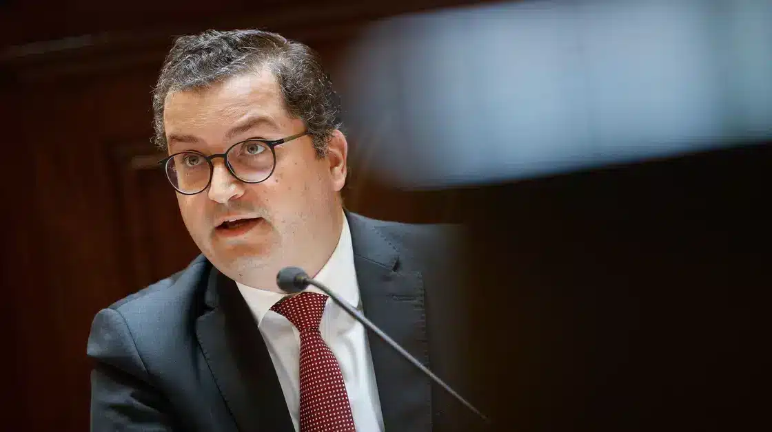 Forecasts by Portugal's finance ministry Joaquim Miranda Sarmento point to growth and budget surpluses. Image: António Pedro Santos/ Lusa