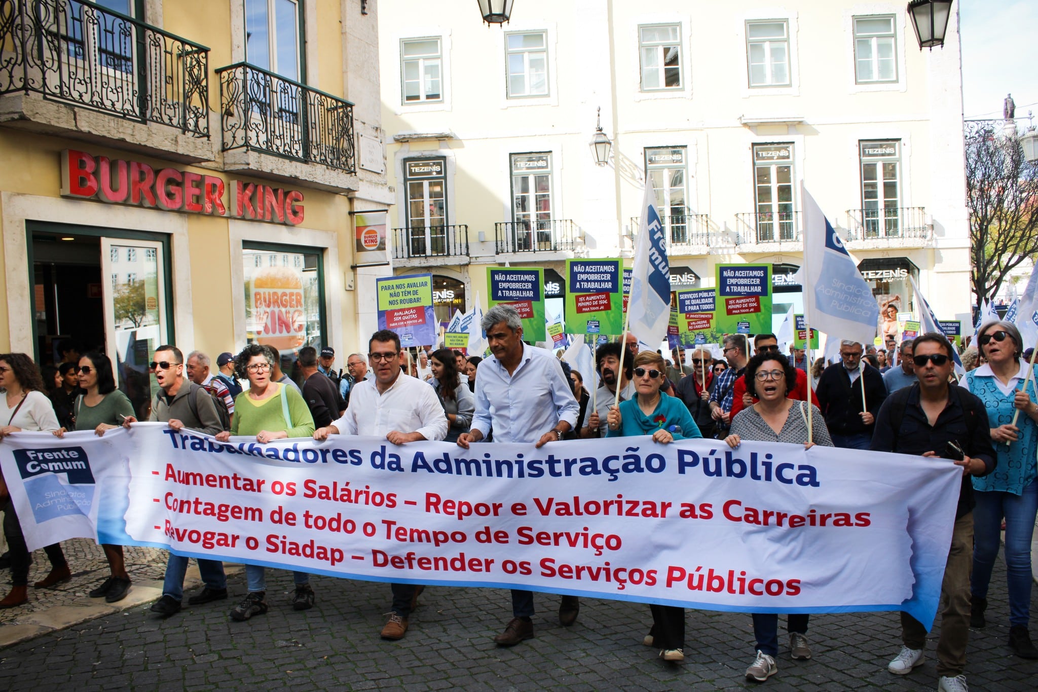 image from Frente Comum Facebook page