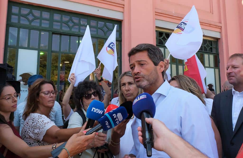 August has always been the moment where Portugal's State health service struggles, and this year is no exception. Opposition parties are making the most of it. Image of CHEGA leader André Ventura, describing the situation as "explosive": Rui Minderico/ Lusa