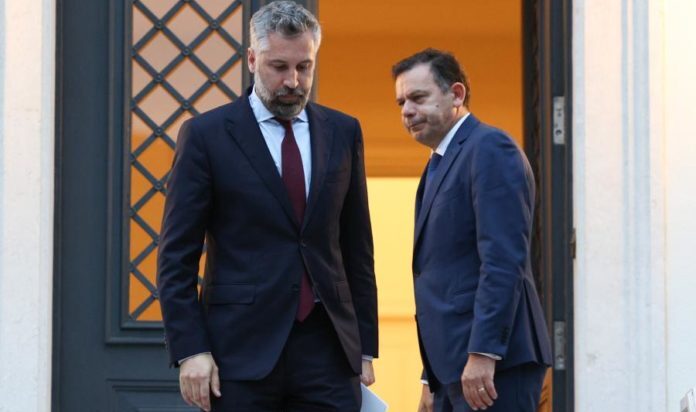This photograph, taken when the prime minister still hoped he could get PS Socialists onboard, seems somehow to have been prophetic: it was never going to be that easy. The expression on PS Socialist leader Pedro Nuno Santos' face is not one that says 'yes, we are ready to play ball'. Image: Miguel A Lopes/ Lusa