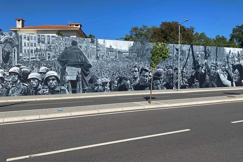 Maia's stunning April 25 mural vandalised with fascist graffiti|Maia's stunning April 25 mural vandalised with fascist graffiti