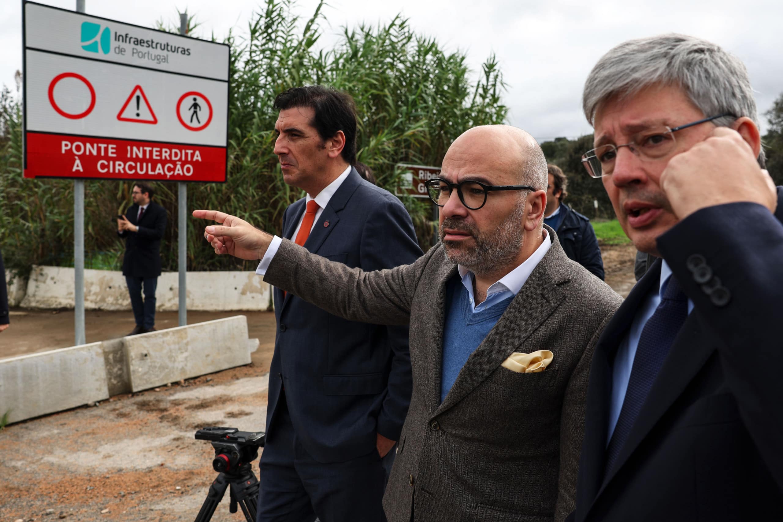 Portalegre is only district in country without a motorway. Miguel Pinto Luz (centre) hopes to change this. Photo: Nuno Veiga/ Lusa