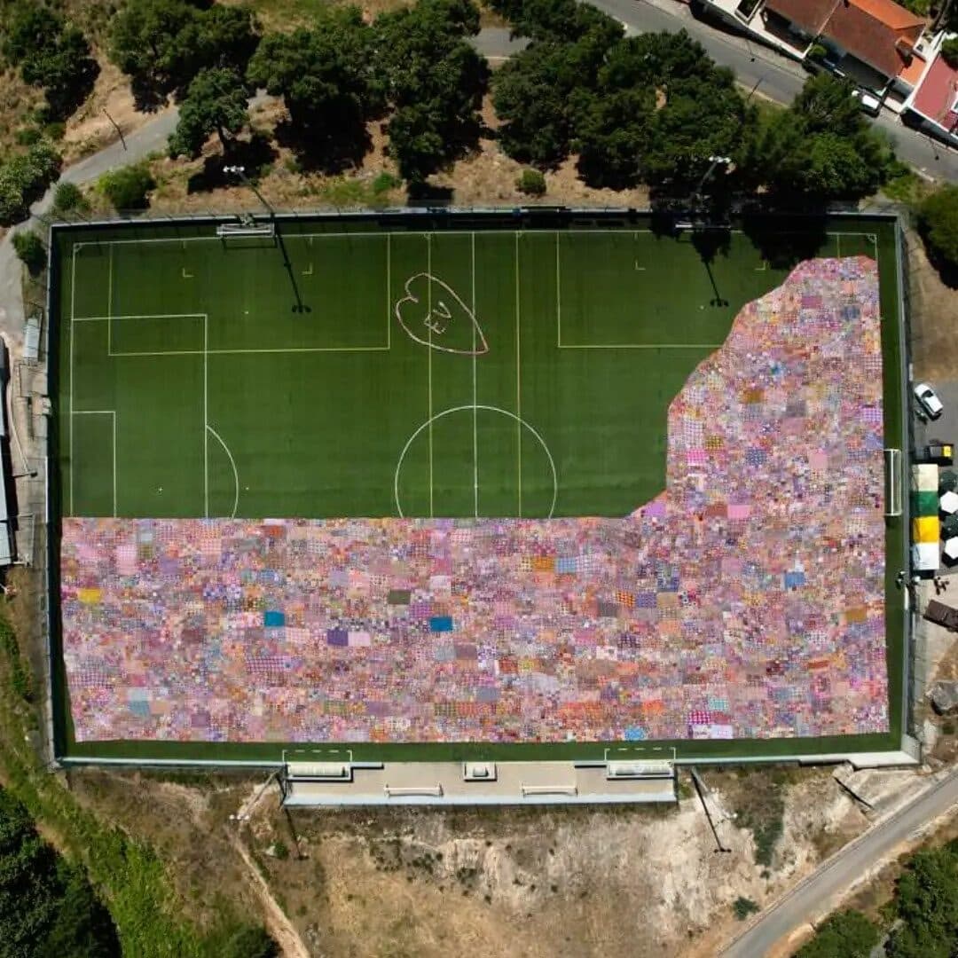 Monchique seeks Guinness record for “world’s biggest crochet boot”
