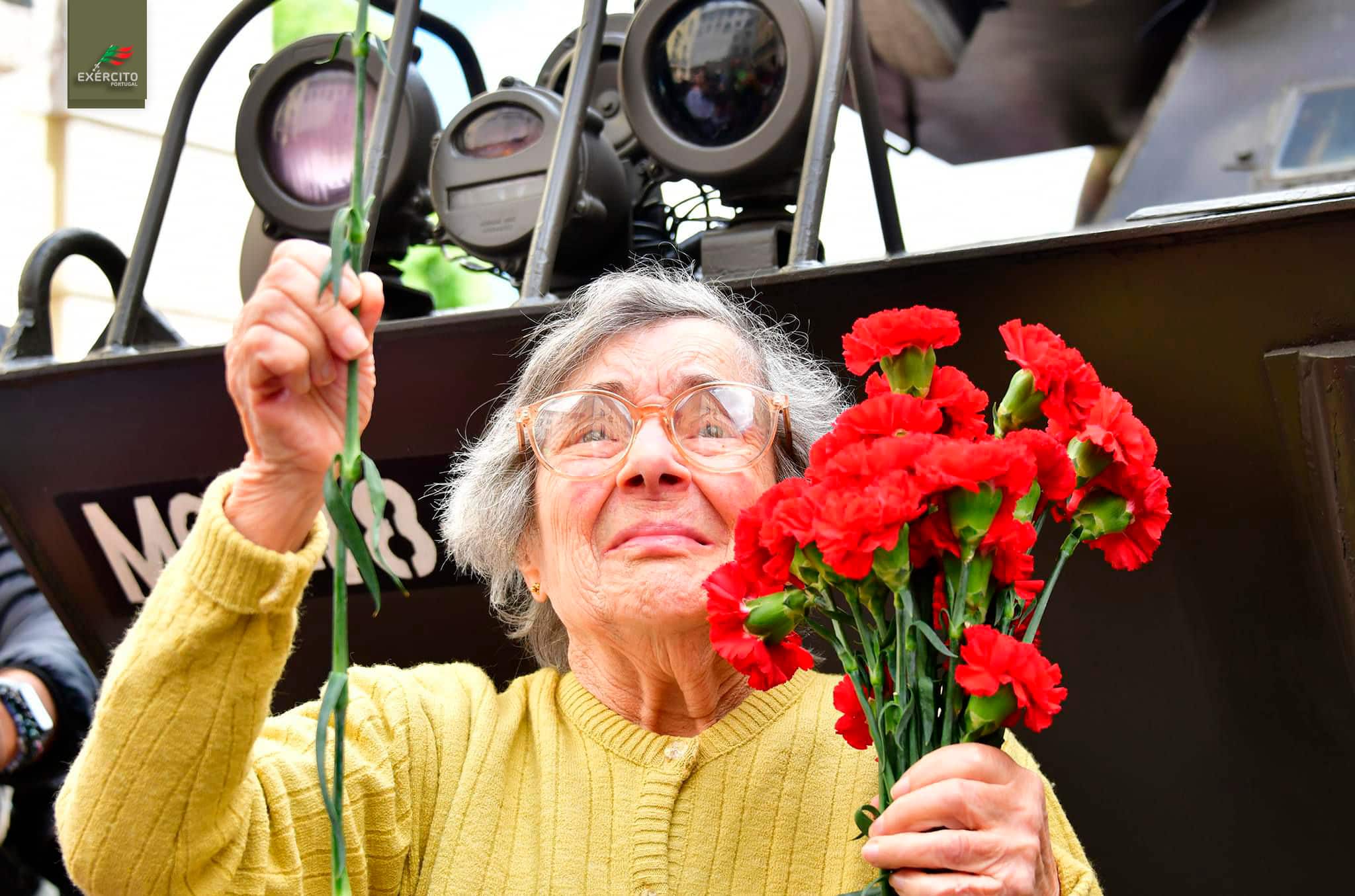Celeste of the Revolution’s signature carnations dies waiting for X-ray in hospital|Believed to be one of the last photographs of Celeste Caeiro, who died yesterday at the age of 91. (found on Facebook/ taken by https://www.facebook.com/josemanuelcostaphoto)