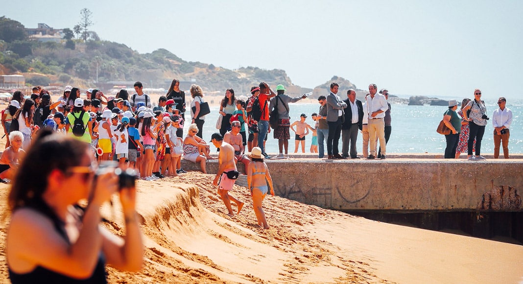 Local schools attended the ceremony|Albufeira Mayor José Carlos Rolo|Sun exposure risks explained|Sea rescue training exercise