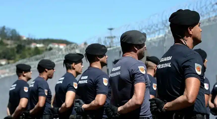 The syndicate of prison managers accuses the government of 'inertia' in the face of growing problems within the country's jails. Image: Lusa