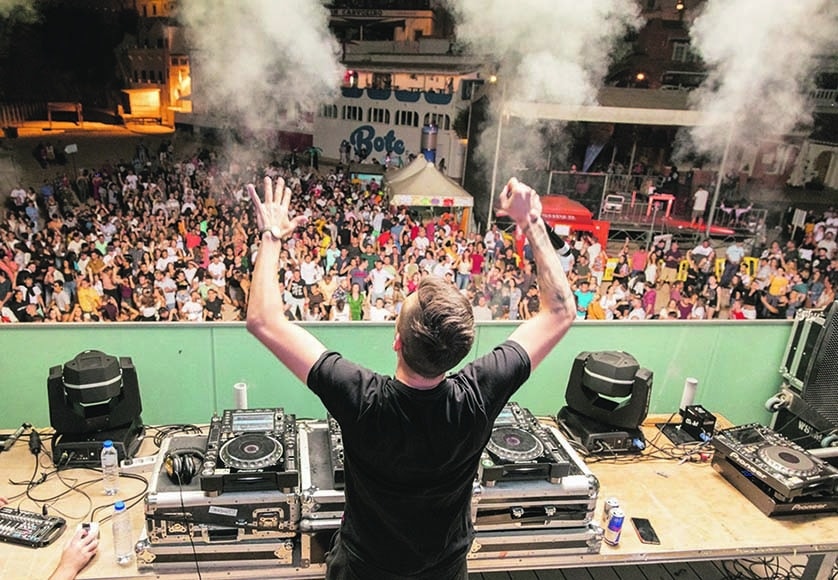 End-of-summer beach party in Carvoeiro