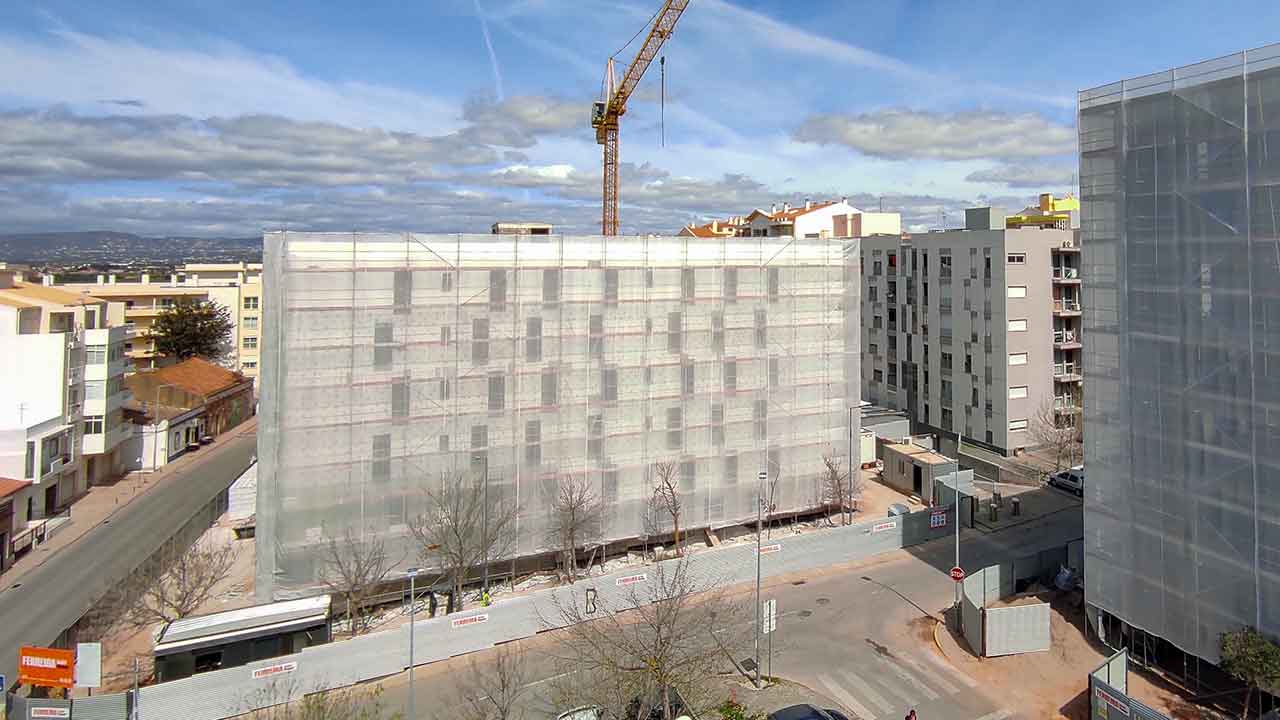 Affordable housing in Faro- more than 700 applicants for 90 apartments.