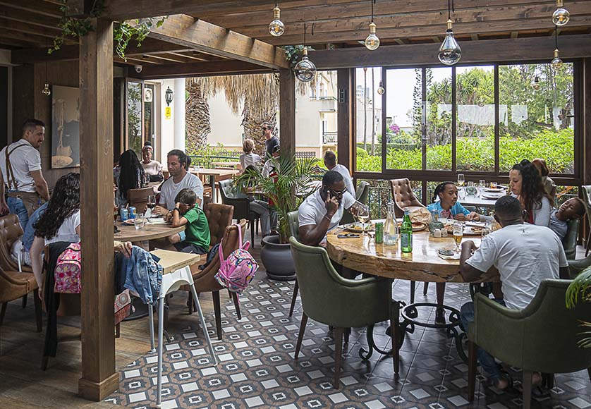 Al Dente celebrates first anniversary with new management|Sérgio Whitford and his father-in-law Johannes Laddrak
