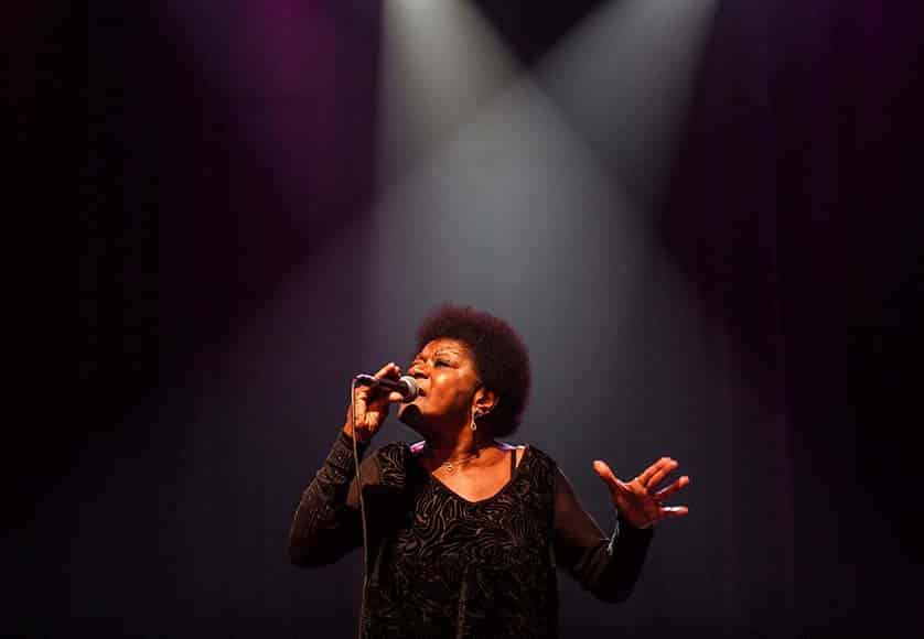 Alaíde Costa|Alaíde Costa performs with Orquestra de Jazz do Algarve