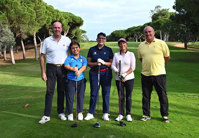 Alessandra (pictured centre)