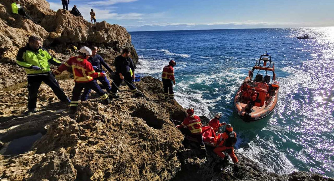 Two tourists seriously injured after falling off cliffs in Algarve|Two tourists seriously injured after falling off cliffs in Algarve|Two tourists seriously injured after falling off cliffs in Algarve|Two tourists seriously injured after falling off cliffs in Algarve|Two tourists seriously injured after falling off cliffs in Algarve