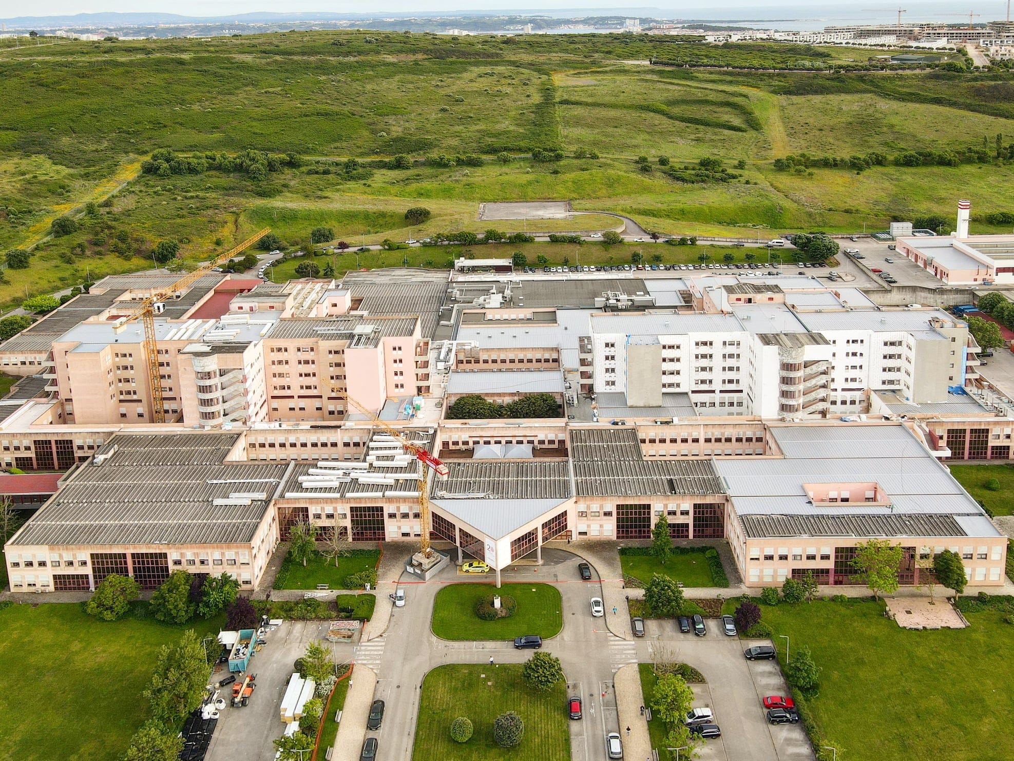 Nurses protest outside Amadora-Sintra hospital for end to pay discrimination