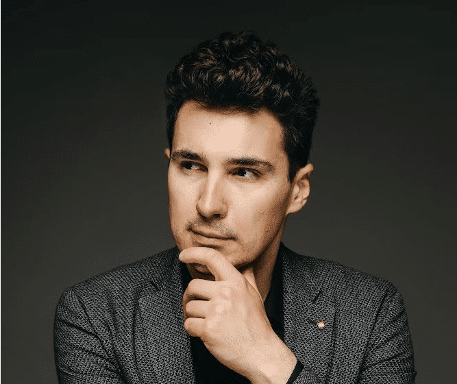 Artem Yasynskyy|Ukrainian pianist Artem Yasynskyy performs in Algarve