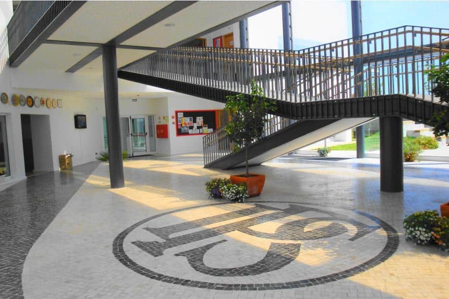 Atrium|Front entrance