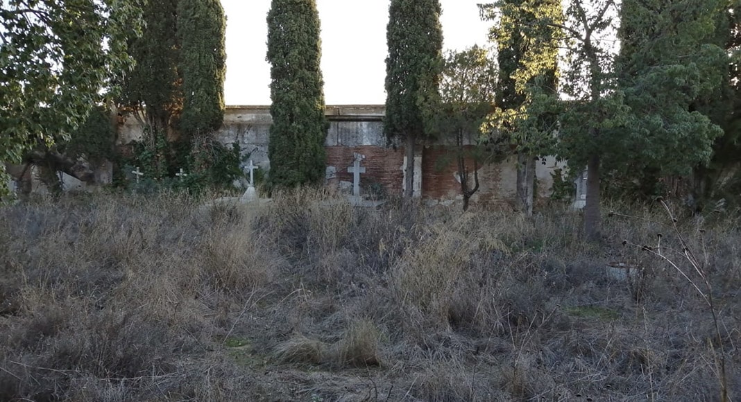 BEFORE – The neglected cemetery