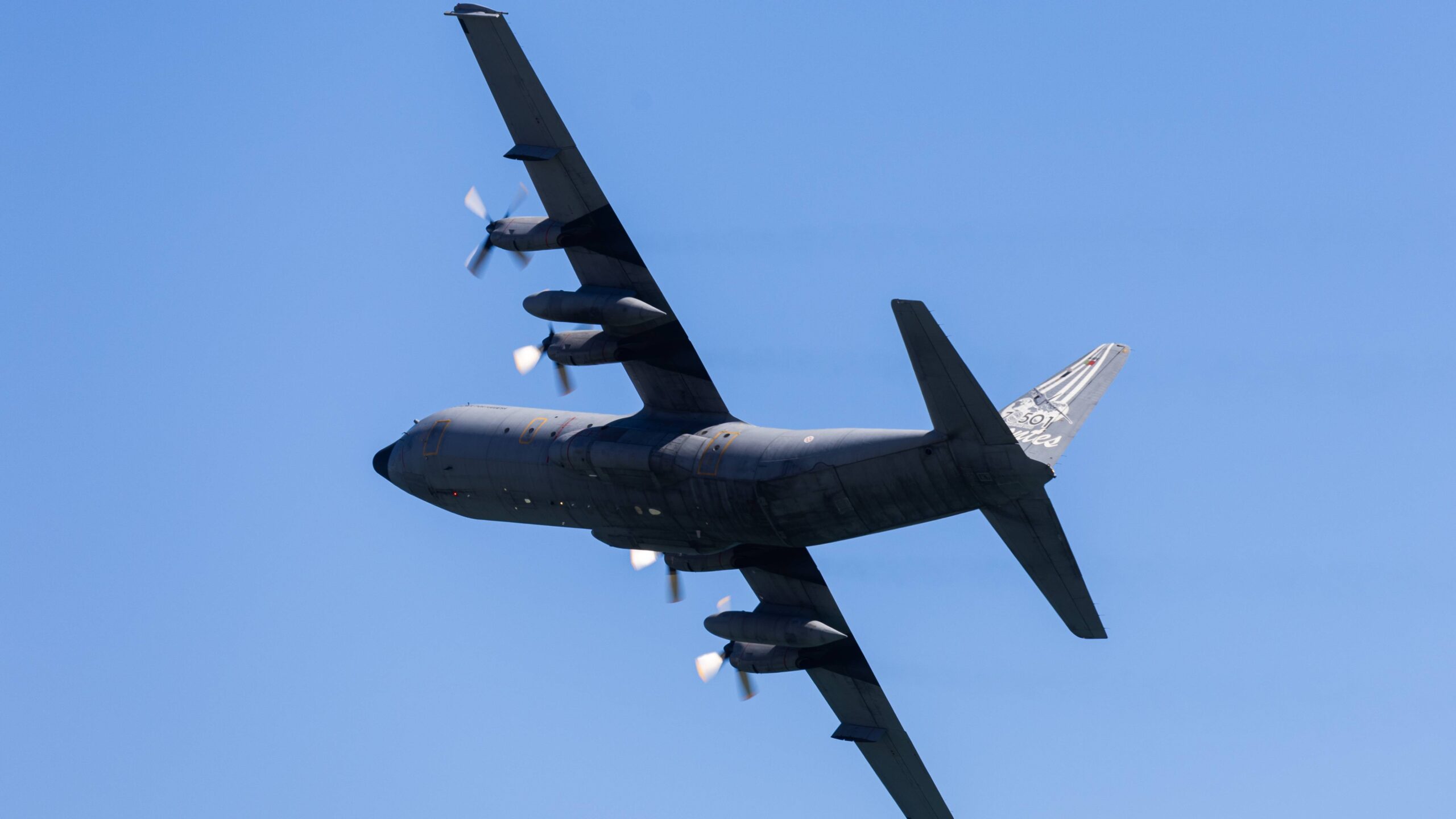 Defence minister wants Air Force C-130s fitted out for firefighting