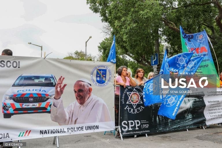 CACHE_780X1200_ANALOG_WATERMARKED_41284639_1926944_02082023104051