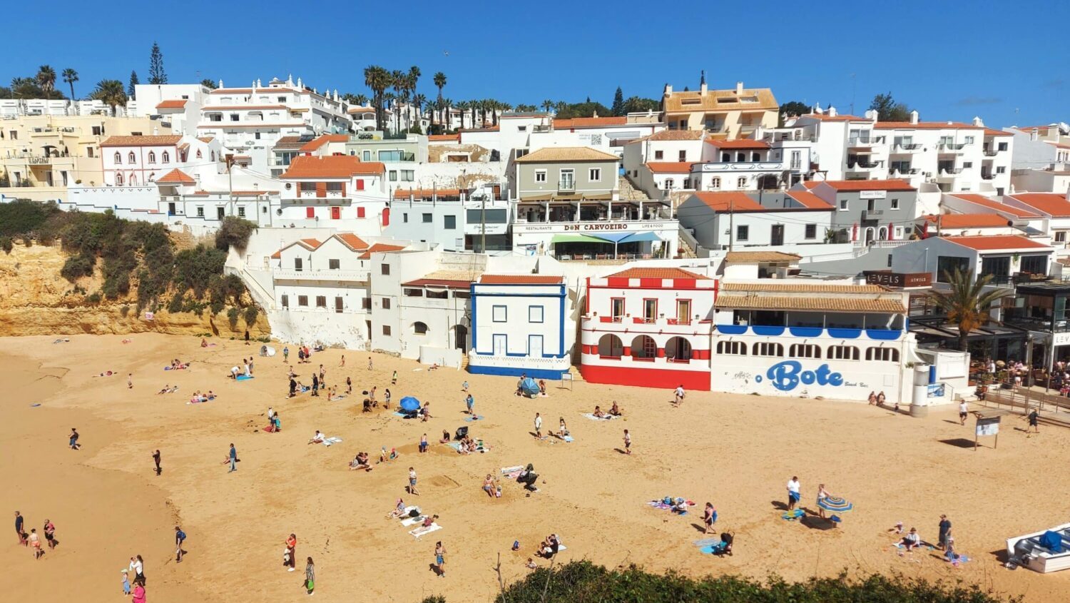 Carvoeiro beach, spring 2024- Photo: Inês Lopes/Open Media Group|Helder-Martins|André Gomes|Quinta do Lago - Photo: Bruno Filipe Pires/Open Media Group