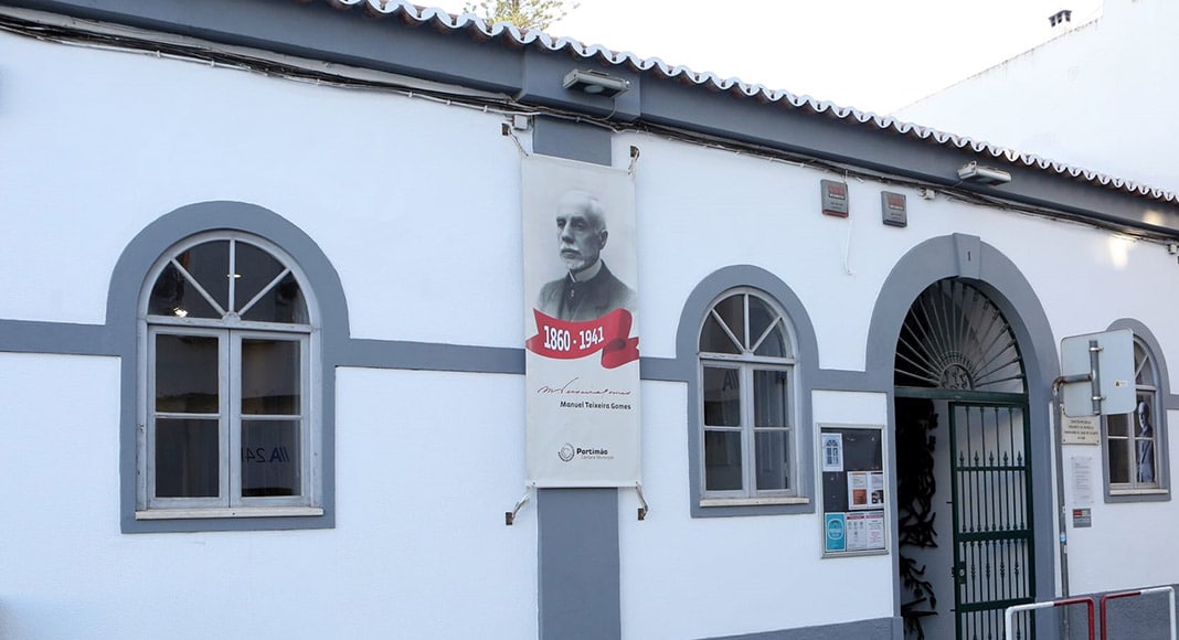 Urban sketchers draw Portugal’s heritage