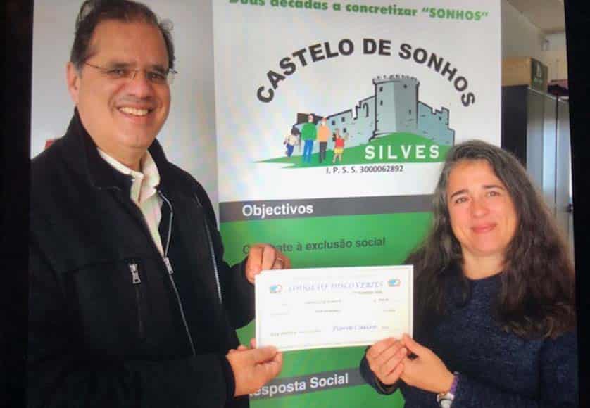 Lodge of Discoveries donates €500 to Castelo de Sonhos