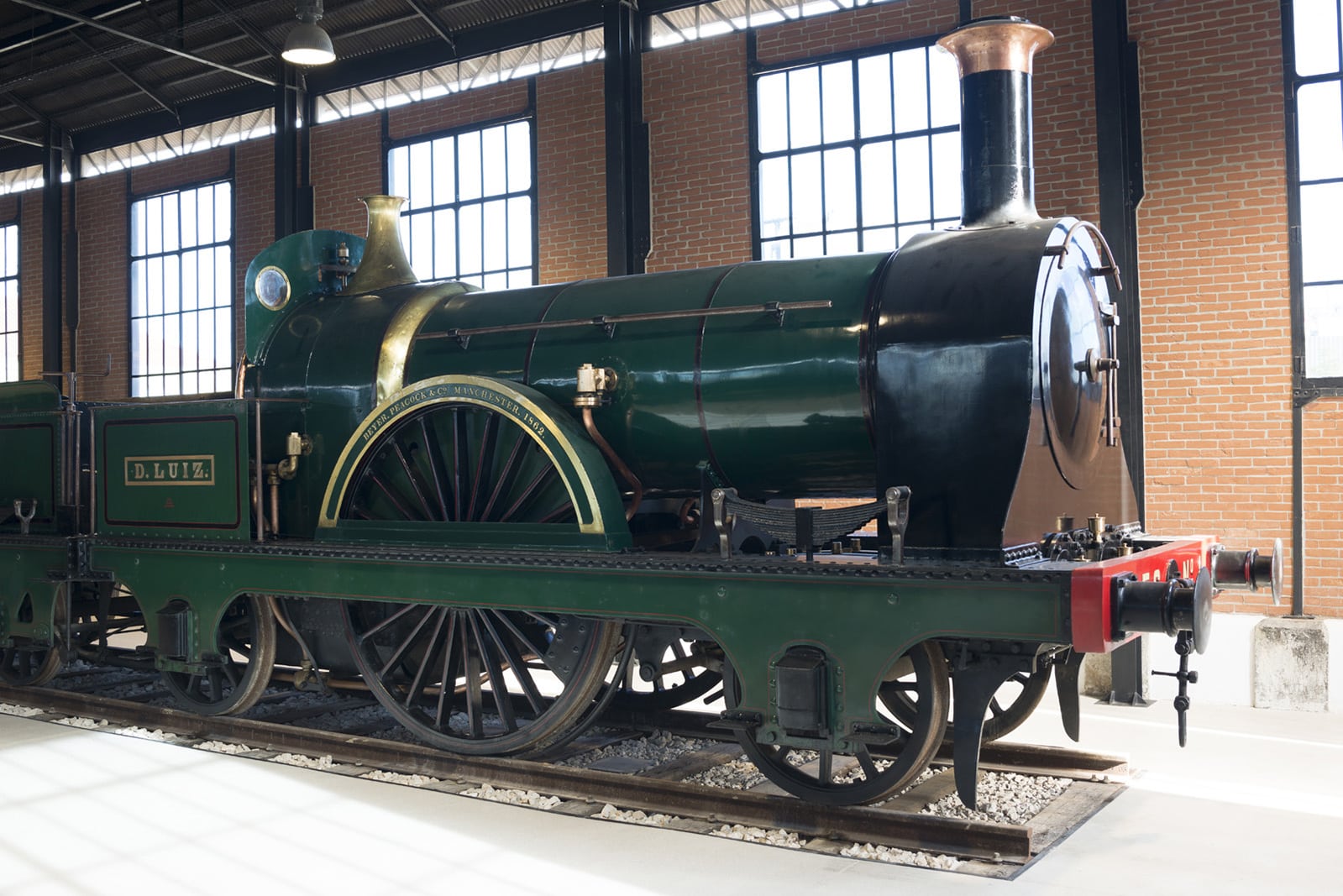 D. Luiz locomotive|Inside the Royal carriage|Locomotives in the museum