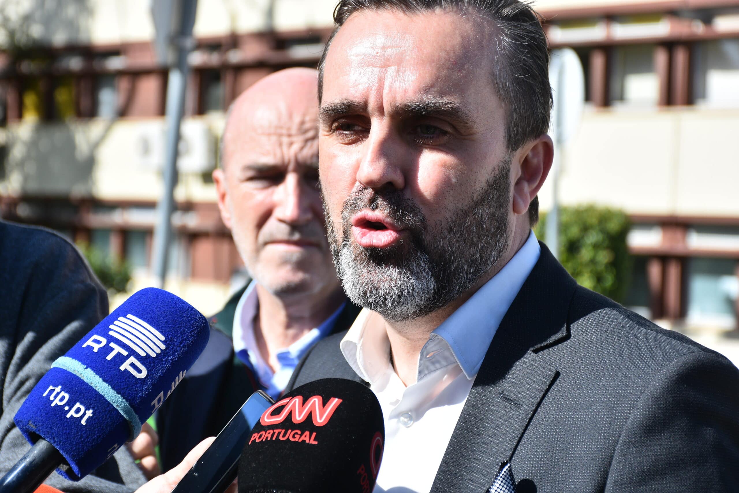 Carlos Cortes spoke to reporters in Faro (Photo: Bruno Filipe Pires/Open Media)