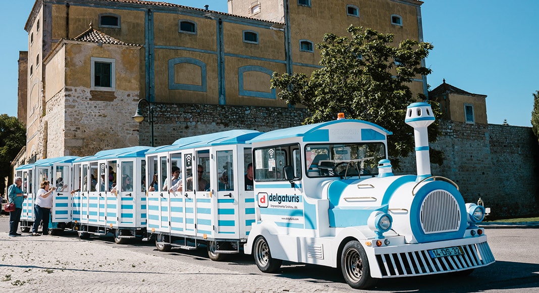 Faro tourist train to gain new stops and ‘hop-on hop-off’ option