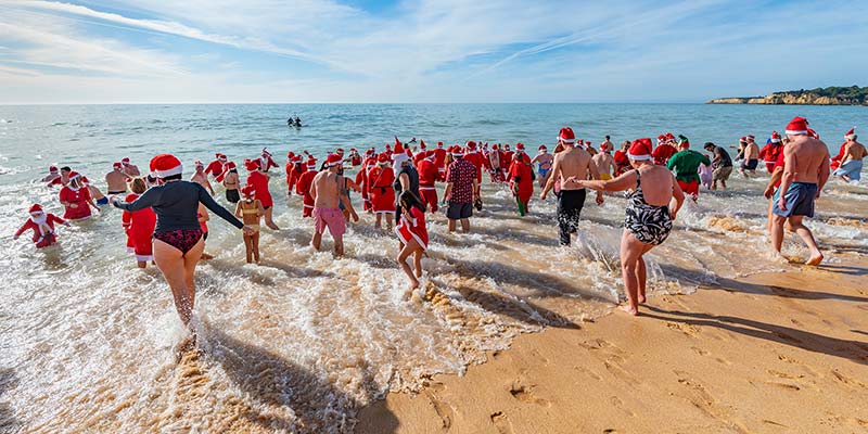 Festive charity swims in Armação de Pêra|Festive charity swims in Armação de Pêra