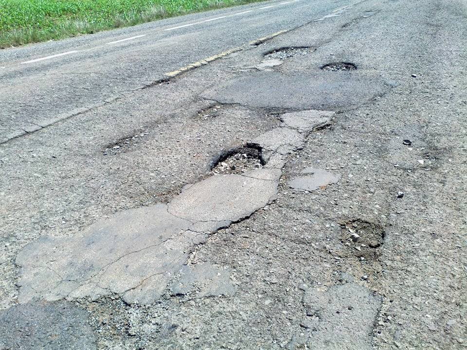 EN125 road with potholes