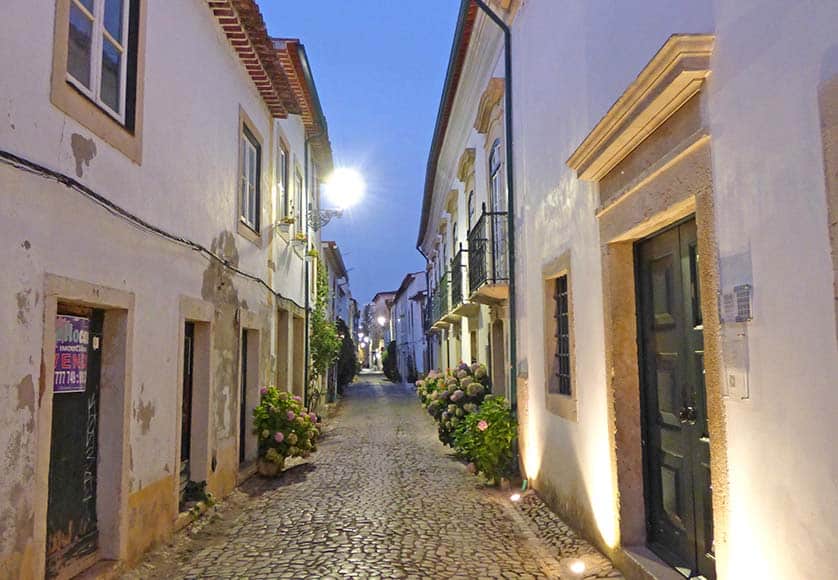 Every throughway has a name|Carvoeiro street|Lisbon's poet is honoured|Photography pioneer, politician and journalist|This road changed names twice!|Tomar Republic Square, formerly named after the king